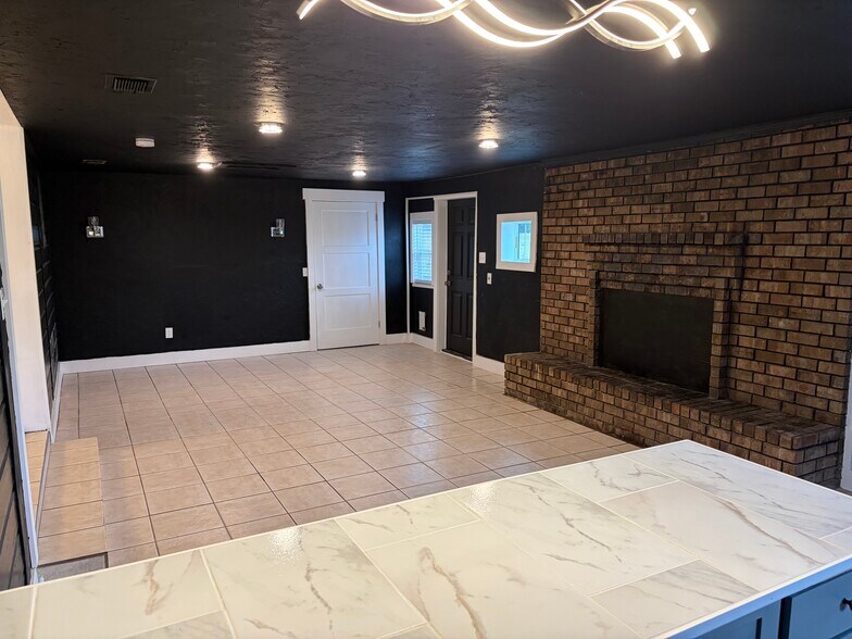 Building Photo - 5329 Cherry St