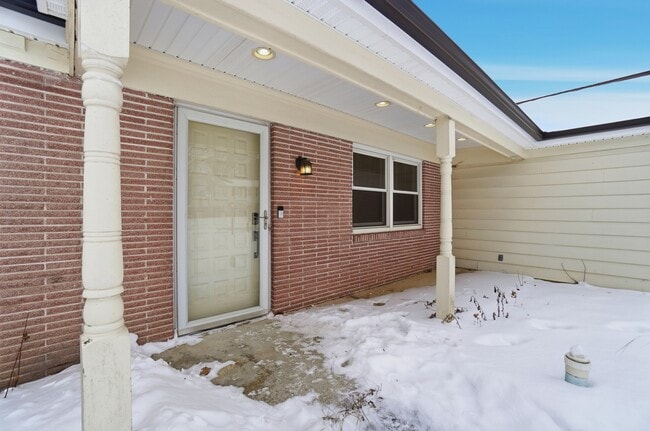 Building Photo - 7214 Winnebago Dr