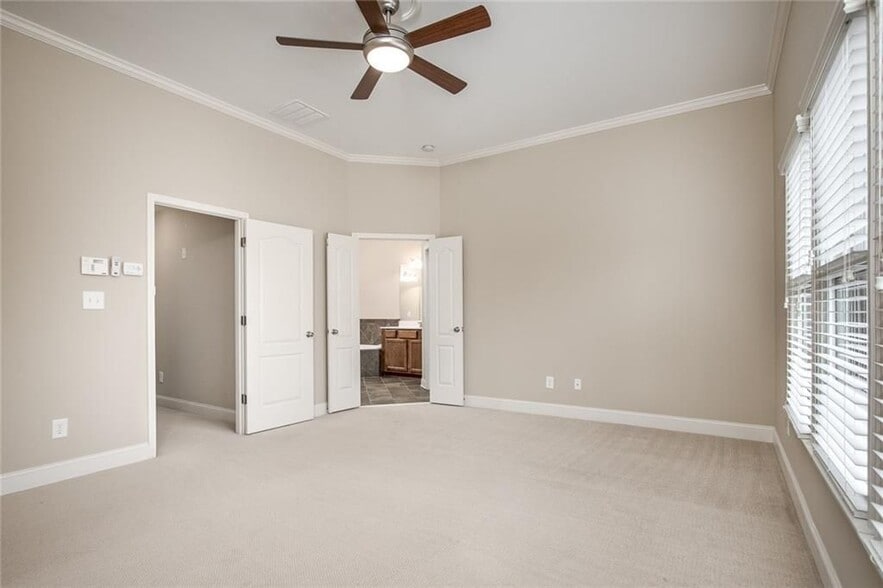 Building Photo - 528 Twinrose Way