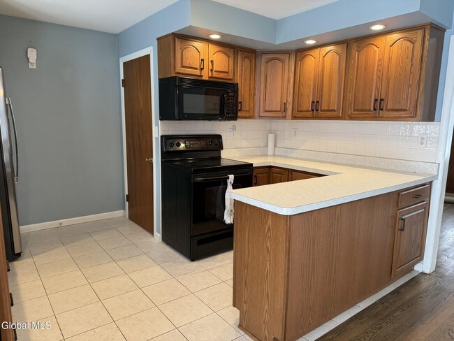 Building Photo - 10 Willey St