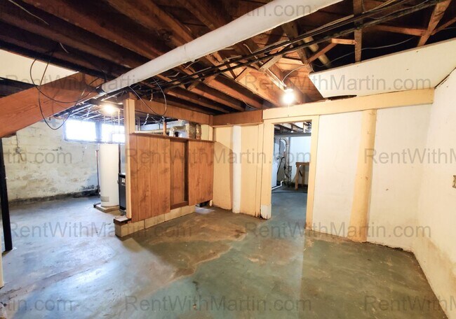 Building Photo - 313 Denver St