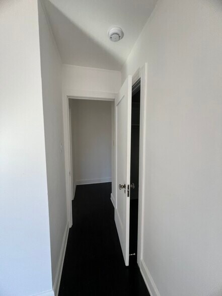 Building Photo - 1234 Keniston Ave