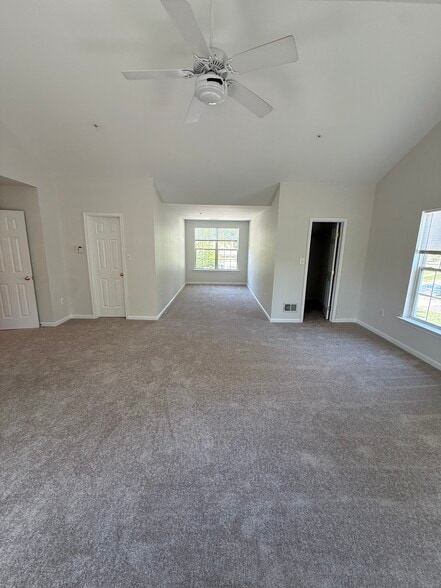 Primary Bedroom - 911 Lake Front Dr
