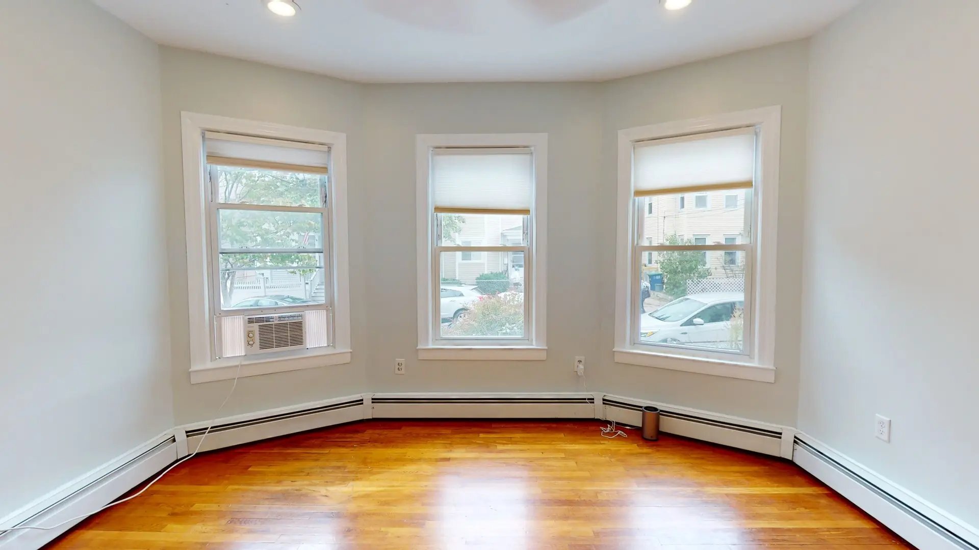 Building Photo - 21 Rossmore St