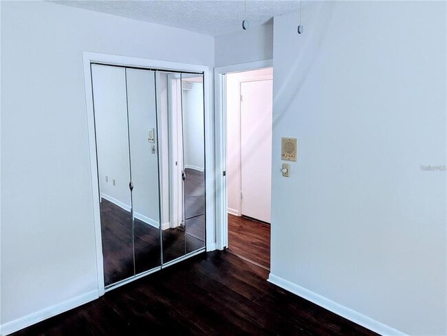 Building Photo - 5401 Bayshore Blvd