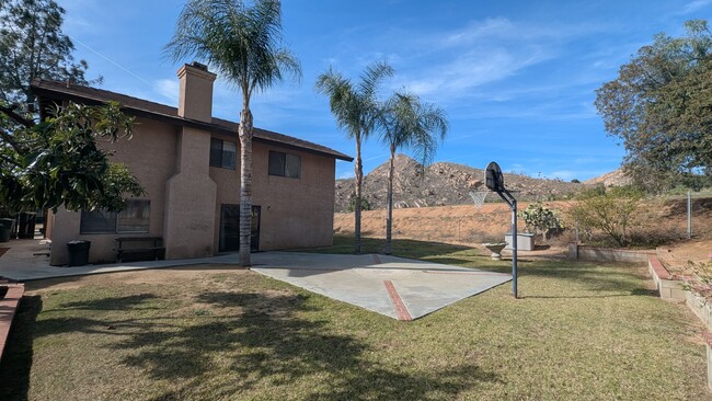 Building Photo - Large Home with great views near UCR avail...