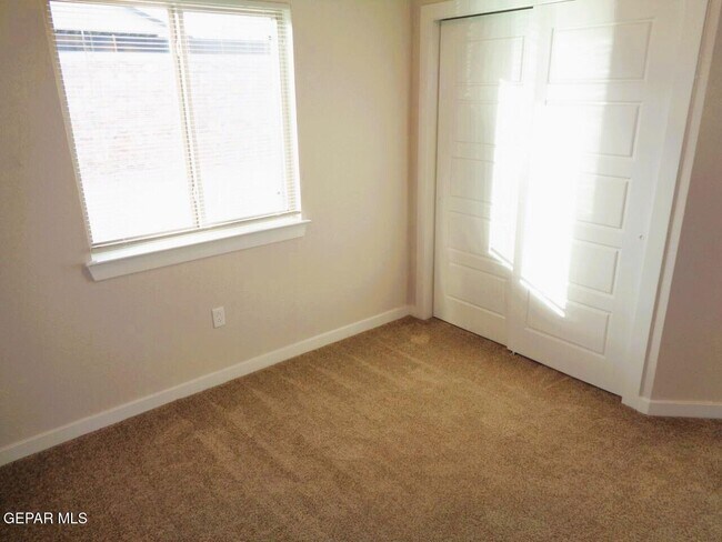 Building Photo - 14932 Tierra Haven Ave