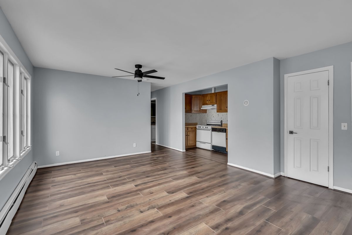 Building Photo - 1595 E 2nd St