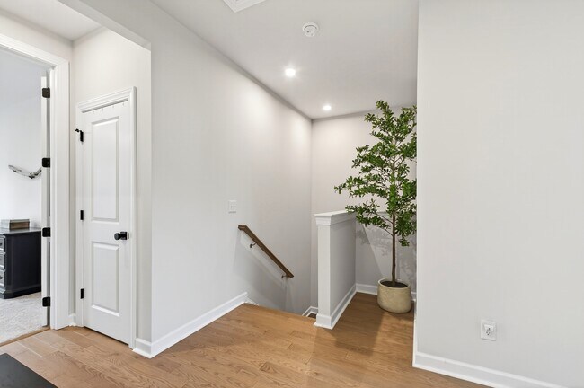 Building Photo - 4730 Cypress Tree Ln