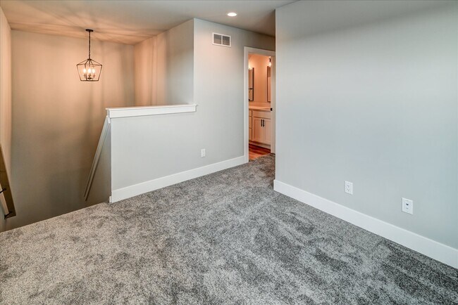 Building Photo - 4863 Lacy Rd