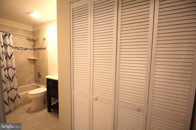 Building Photo - 5322 Ravens Crest Dr