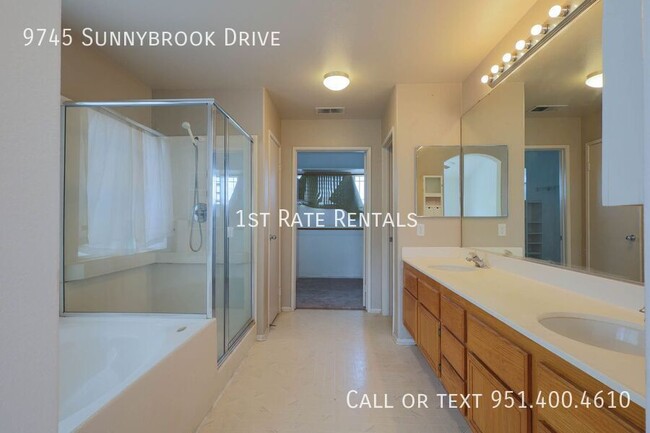 Building Photo - 9745 Sunnybrook Dr