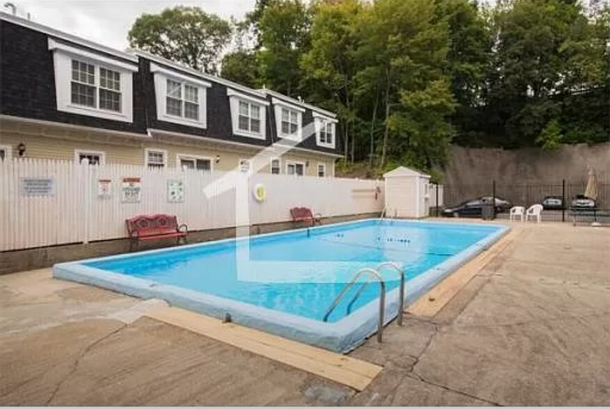 Building Photo - 121 Tremont St