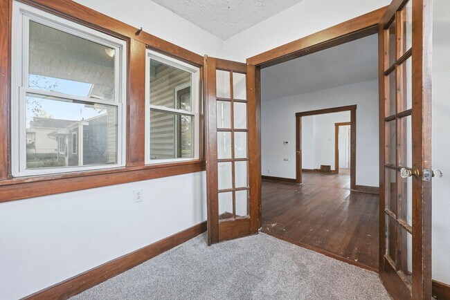 Building Photo - New 2 bedroom house listing!