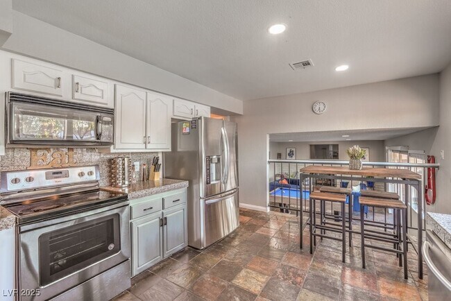 Building Photo - 5198 Hibbetts Dr