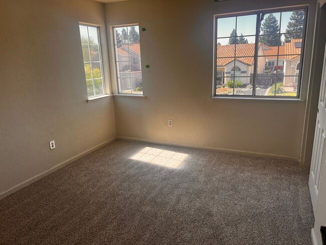 Building Photo - Large Browns Valley home 5/3 2229 Sq Ft.