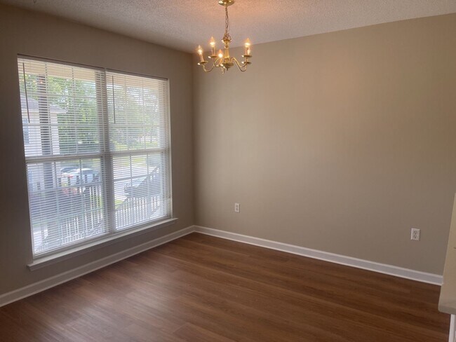 Building Photo - 22 E Dubois St