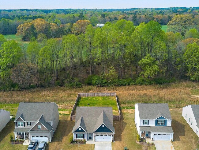 Building Photo - Lease OR Lease to Own