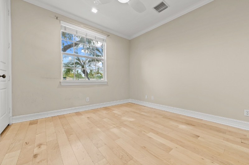Building Photo - 308 W Mallory Cir