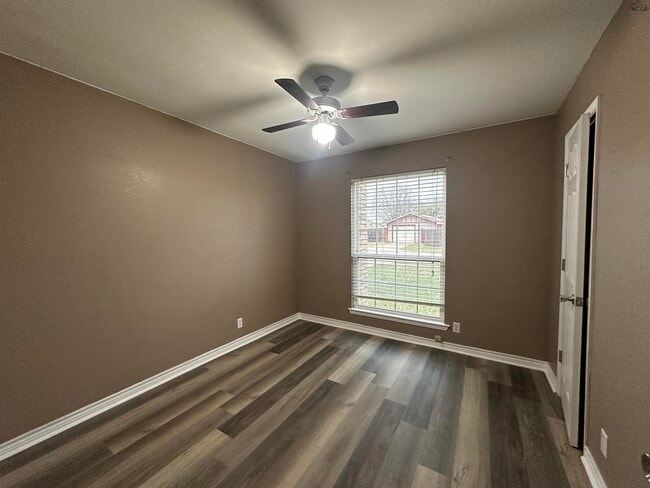 Building Photo - 5123 Ridgecrest Dr