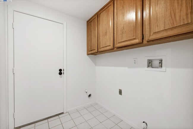Building Photo - 1733 Magnolia Cir