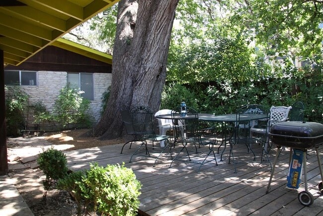 Building Photo - 804 E 32nd St