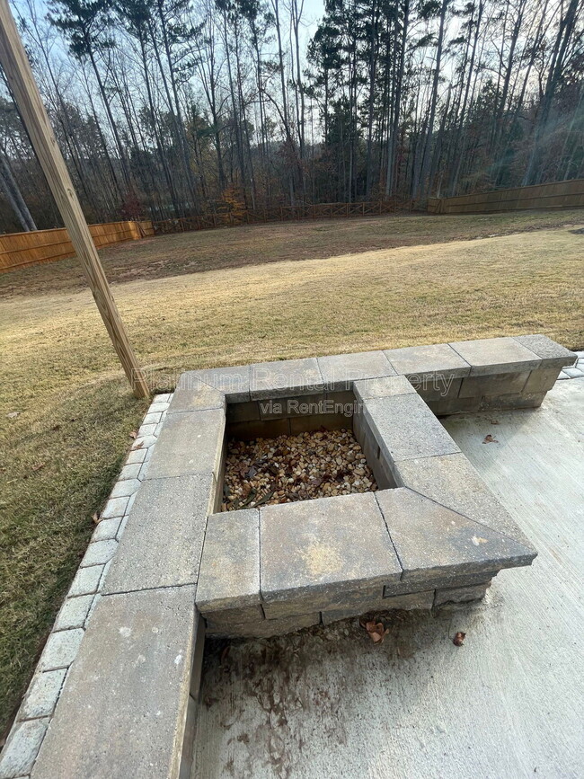 Building Photo - 8225 Crooked Crk Dr