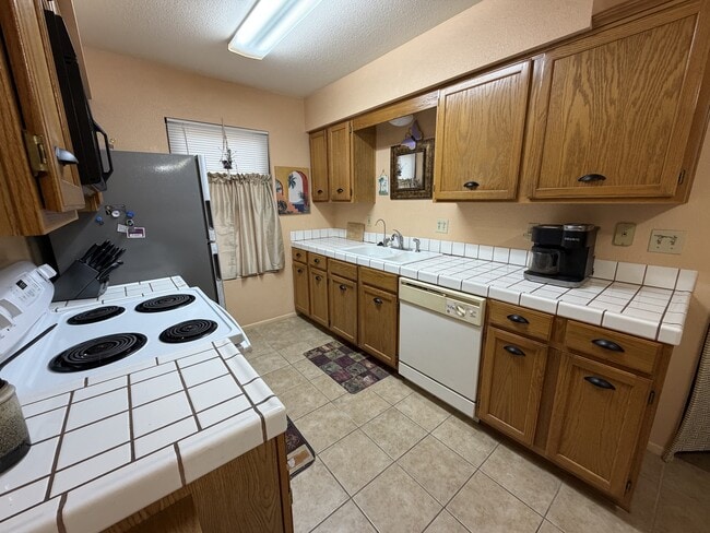 Building Photo - 1280 Mohave Dr