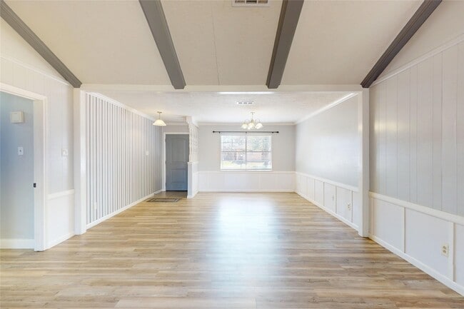 Building Photo - 5005 Cedar Creek Dr