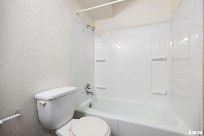 Building Photo - 1300 W Jeth Ct