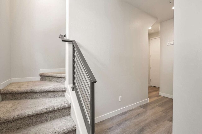 Building Photo - Sophisticated Camelback Corridor Tri-Level Townhome now available!