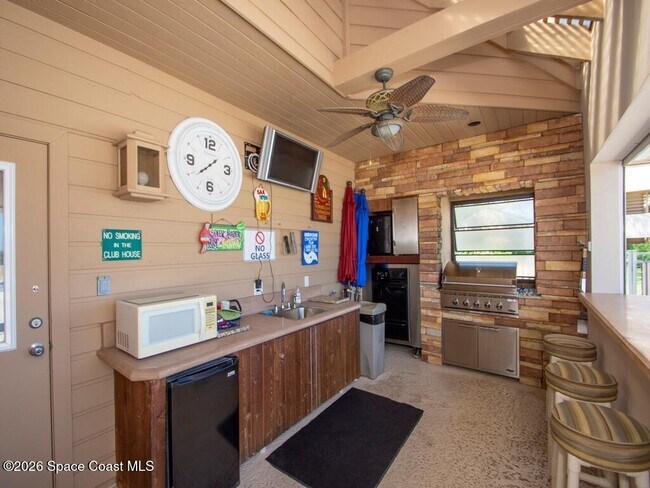 Building Photo - 6240 E Mirror Lake Dr