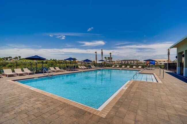 Building Photo - 540 NE 4th St