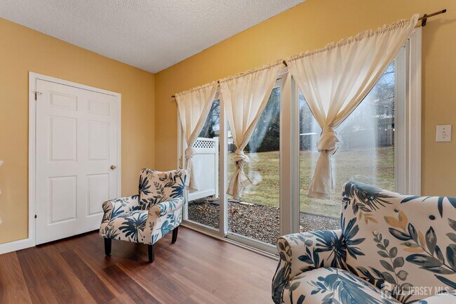 Building Photo - 403 Red Crest Ln