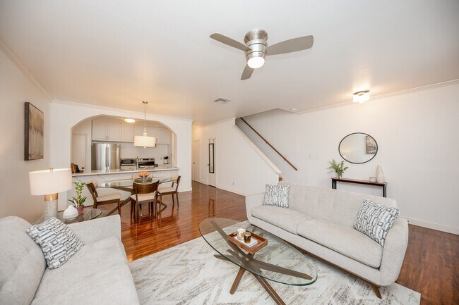 Primary Photo - 2842 Holly Hall St