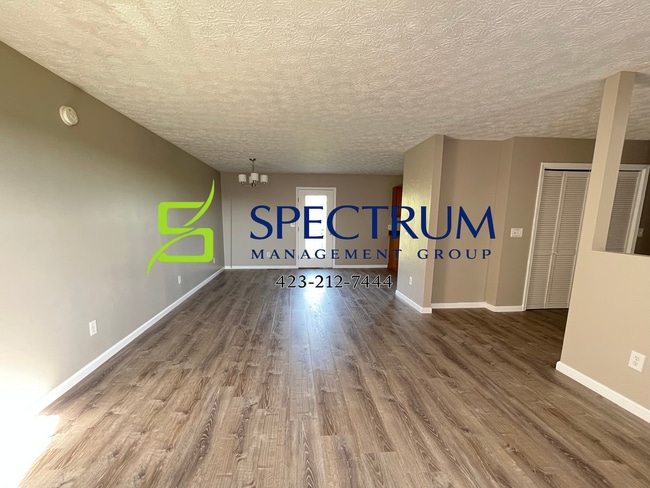 Building Photo - Now accepting applications - Large 4 bedroom 2 bath single family home Dandridge, TN