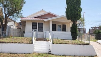 Building Photo - 1001 S Main St