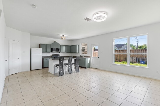 Building Photo - 11017 Panther Ct