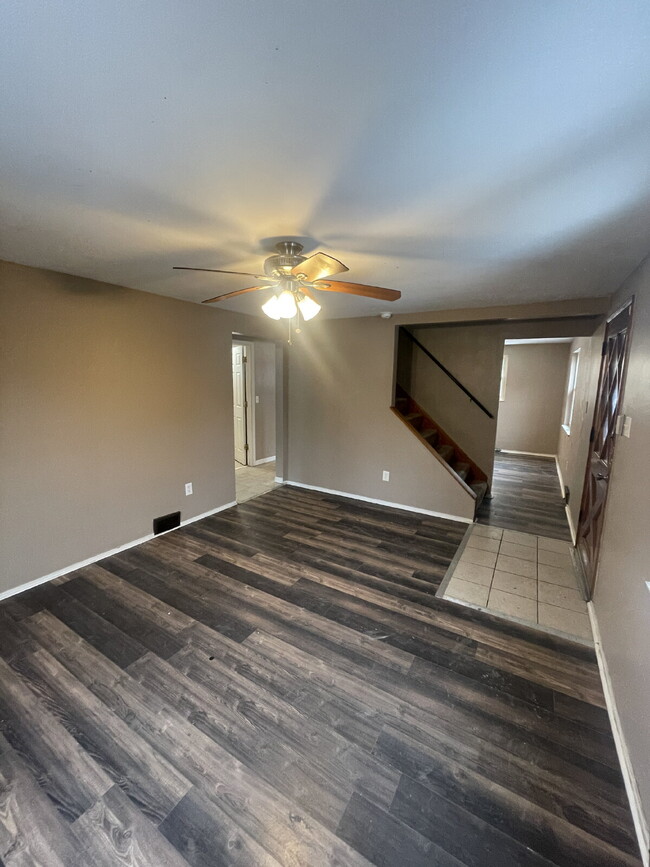 Building Photo - 149 Parkwood Rd