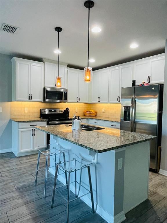 Building Photo - 1301 Flowing Tide Dr