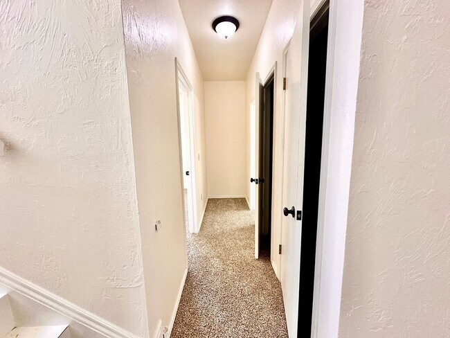 Building Photo - Spacious 4 Bed in Deer Creek - Move in Deposit-Free!(If Qualified)