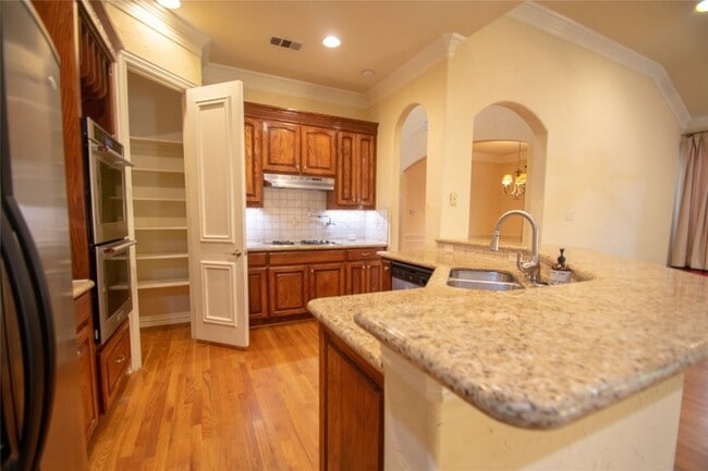 Building Photo - 5508 Junius St