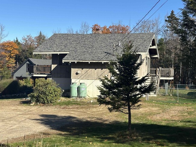 Building Photo - 253 Linderhof Strasse