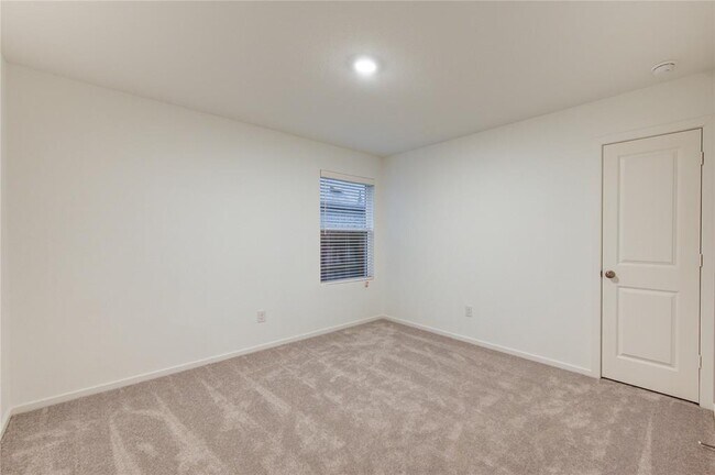 Building Photo - 1610 Birch Wood Dr