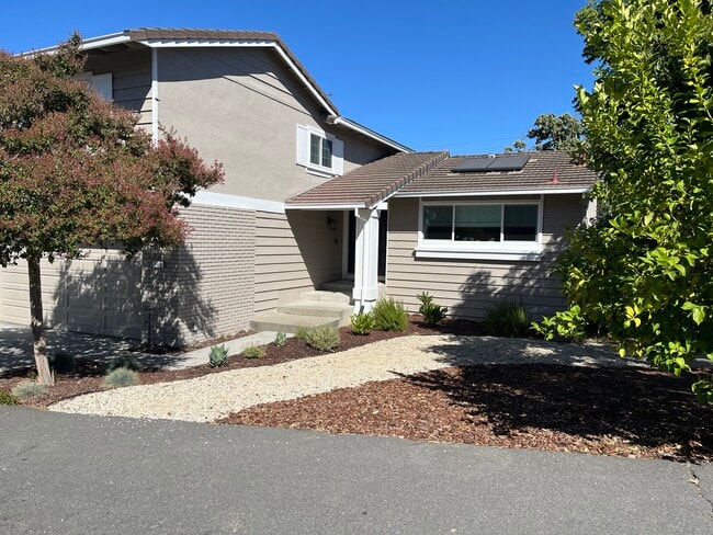 Building Photo - 4340 Snowberry Way