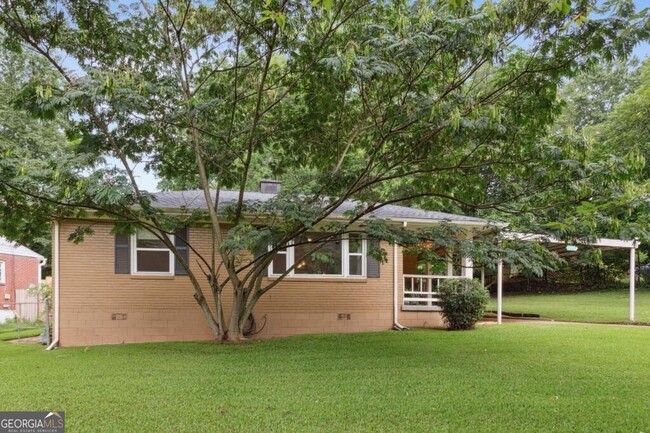 Building Photo - 1049 Brookdale Dr