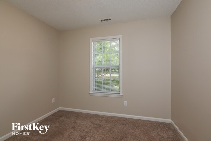 Building Photo - 2700 Teak Ct