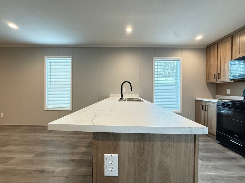 Building Photo - 52491 Potomac Ct