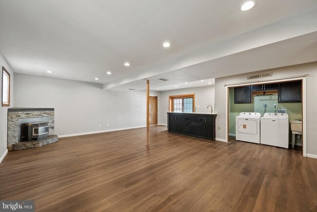 Building Photo - 3206 Seiter Ln