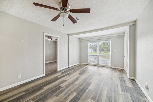 Building Photo - 7426 Saunders Rd